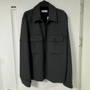 띠어리 울 개버딘 셔츠 자켓 스톤 그레이 L 사이즈 Theory 셔켓 새제품 팝니다. N091404O 이미지