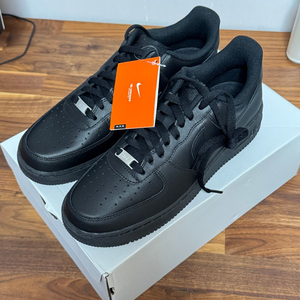 나이키 에어포스 로우 트리플 블랙 275 사이즈 스니커즈 운동화 신발 팝니다. Nike CW2288-001 이미지