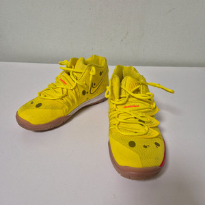 아동200)나이키 카이리 어빙 스폰지밥 콜라보 농구화 옐로우 이미지