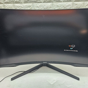 삼성 32인치 커브드 QHD 144HZ 모니터 입니다 이미지