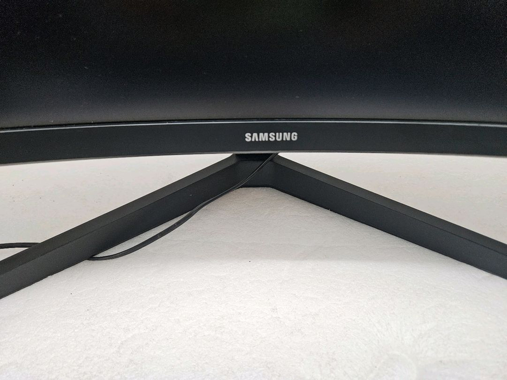 삼성 32인치 커브드 QHD 144HZ 모니터 입니다 이미지