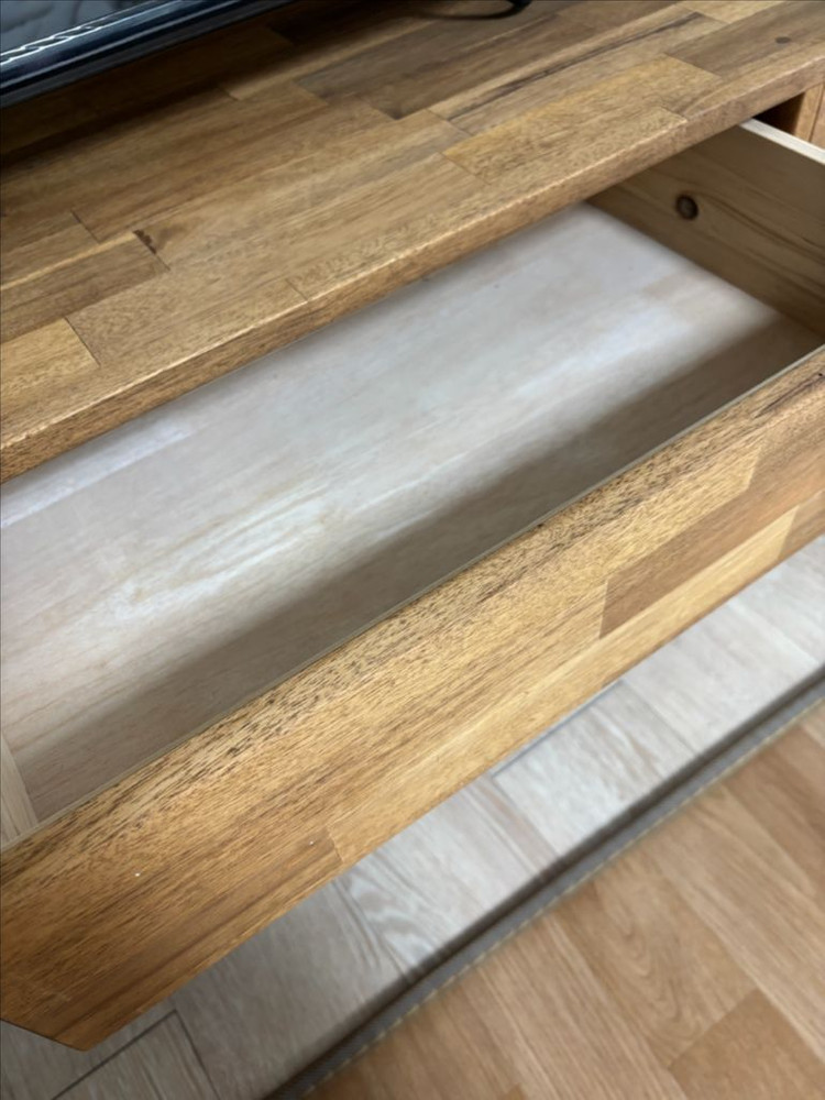 원목 거실 TV장 이미지