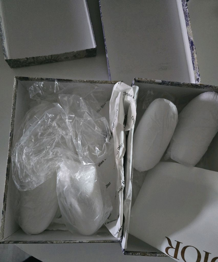 디올(Dior) 신발상자 홀리데이/노엘 리미티드 에디션 패키지 이미지