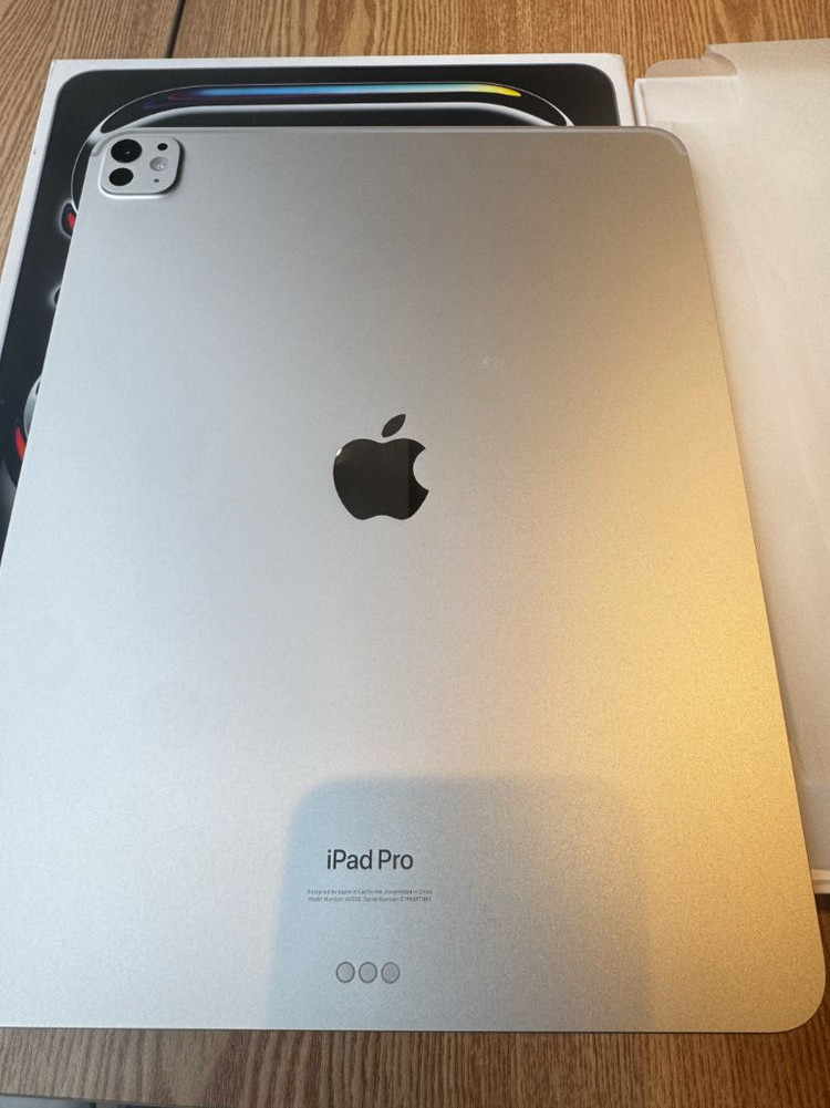 아이패드프로 m4 13인치 Wifi 512gb 팝니다 이미지