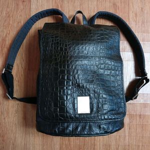 쿠론 (코오롱 정품) 남성 천연 가죽(악어 가죽 패턴) 노트북 백팩 (여행 외 다용도 사용) (깨끗하고 좋아요) 이미지