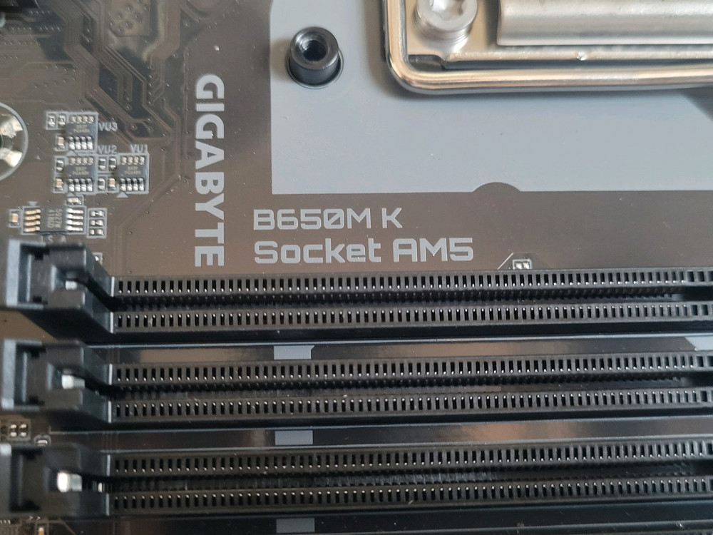 라이젠9 7900 + 기가바이트 B650M K 이미지