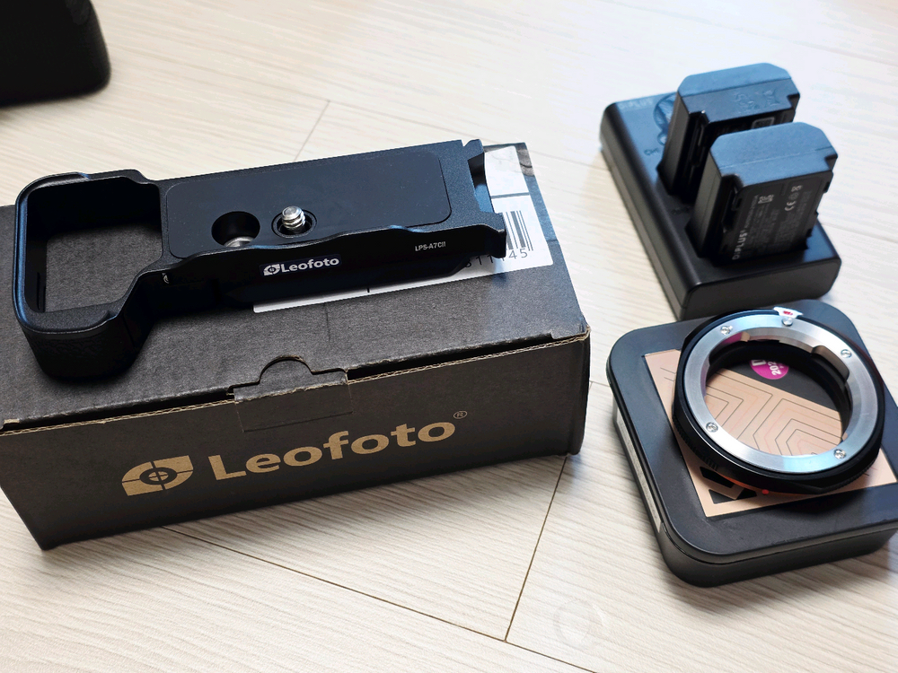 소니 A7C2 실버 + 40mm렌즈 + 악세서리 세트 일괄 이미지