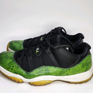 나이키 조던11 레트로 로우 그린(녹뱀) 스네이크스킨 운동화입니다 275mm 이미지