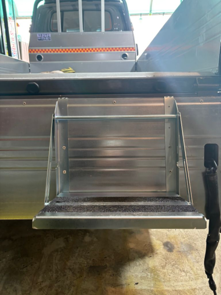 화물차 문짝 발판 (포터,봉고)공구함 이미지