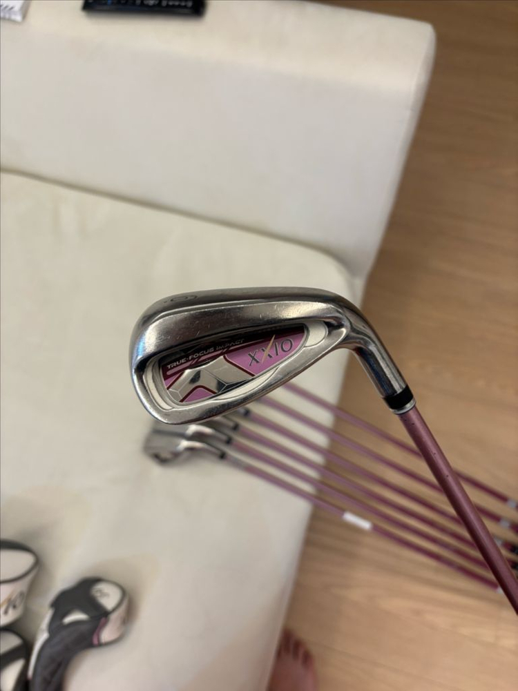 젝시오 1000k 여성용 골프채 풀세트 팝니다. 이미지