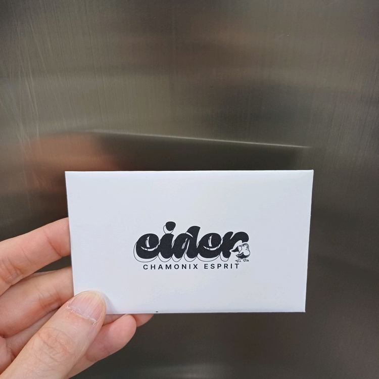 아이브 장원영포카 2026 아이더 이미지