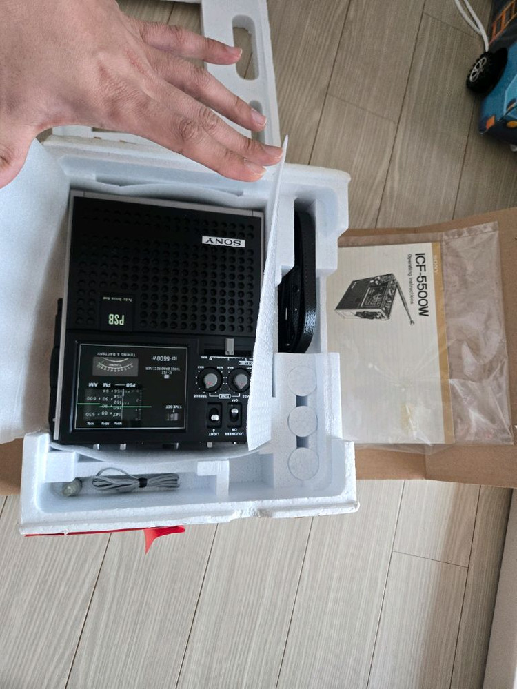 소니 ICF-5500W 빈티지 라디오 박스풀셋 이미지