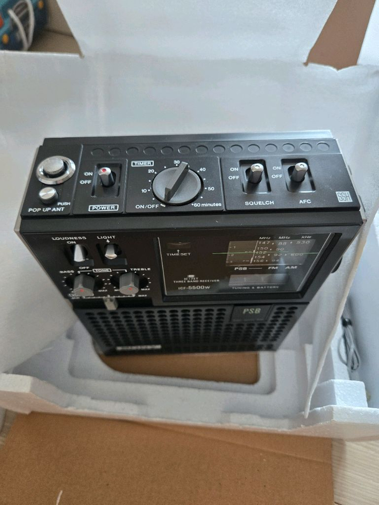 소니 ICF-5500W 빈티지 라디오 박스풀셋 이미지