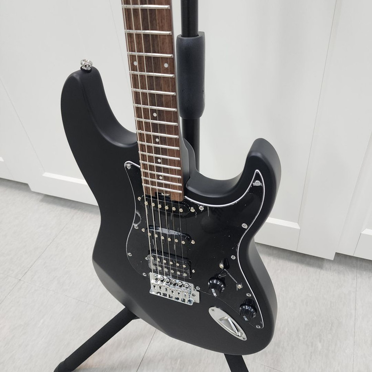 헥스 스트랫 일렉기타 E70 블랙 이미지