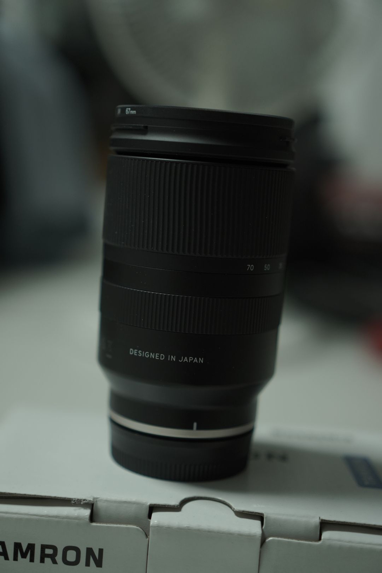 탐론 17-70mm F2.8 소니 E마운트 판매합니다 (A급 / UV필터 포함) 이미지