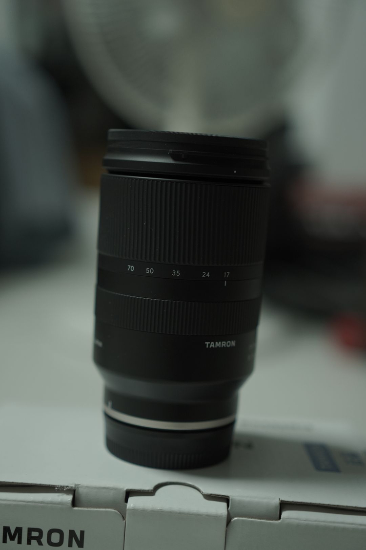 탐론 17-70mm F2.8 소니 E마운트 판매합니다 (A급 / UV필터 포함) 이미지