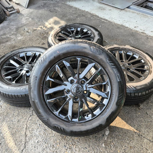 투리스모 순정 17인치 휠타이어 이미지