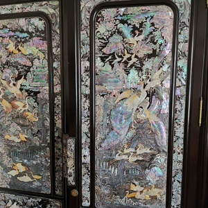 자개장식 전통 옷장 이미지