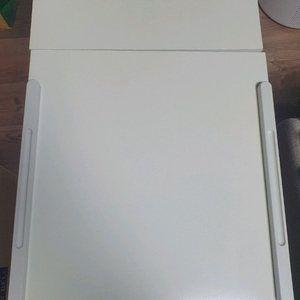 접이식 스탠딩 데스크 이미지