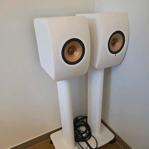 KEF LS50 Wireless II 스피커 이미지