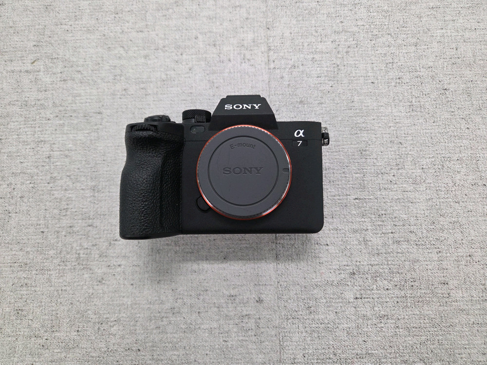 소니 A7M4 + 스몰리그 케이지 이미지