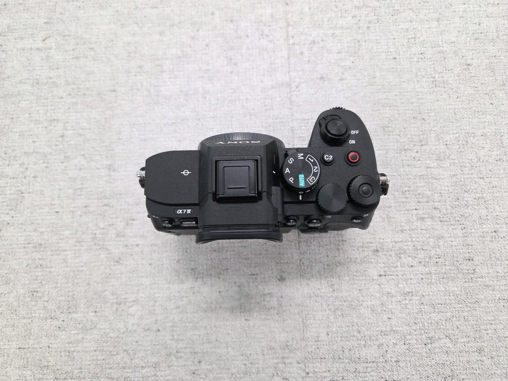 소니 A7M4 + 스몰리그 케이지 이미지