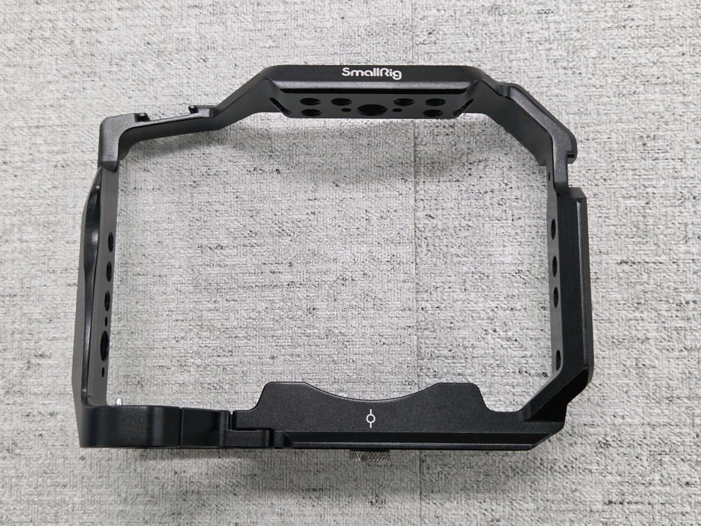 소니 A7M4 + 스몰리그 케이지 이미지