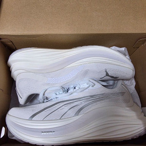 푸마 매그맥스 나이트로 런닝화 290mm 2회 착용 이미지