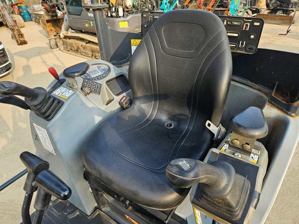 중고 미니굴삭기 농장용 밥캣 E20 코집풀세트 이미지