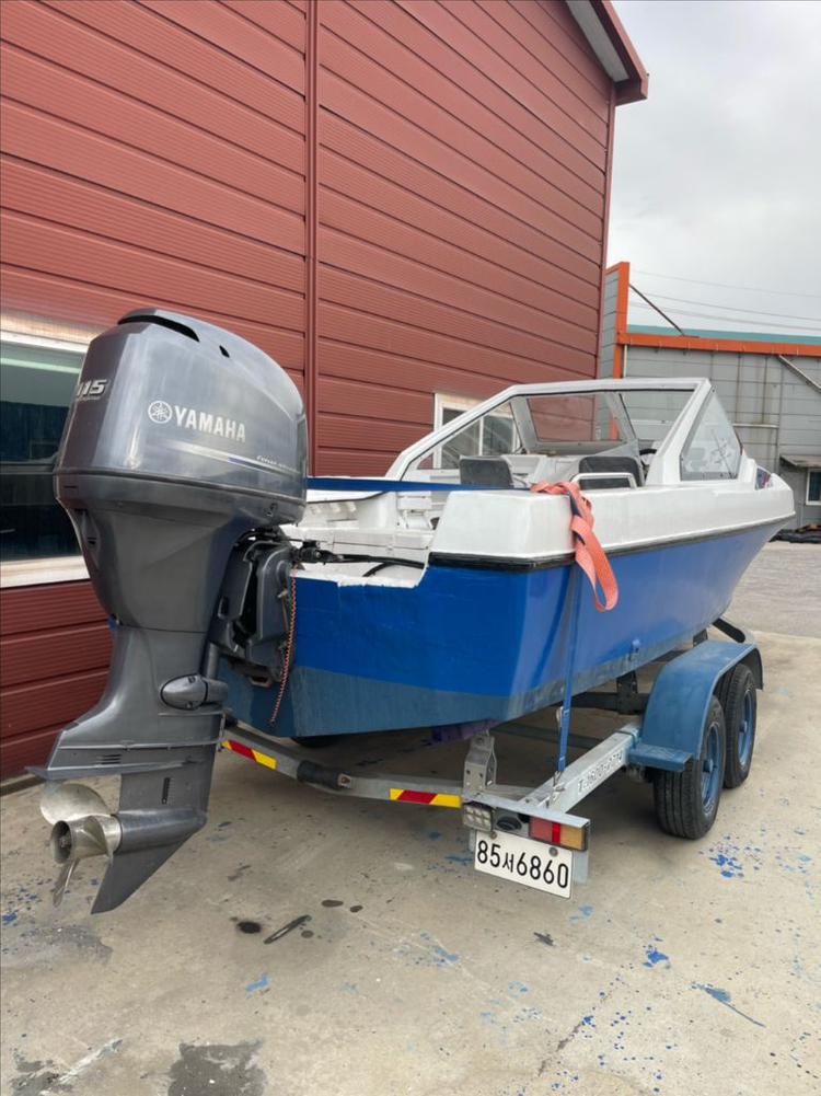 낚시보트 이미지