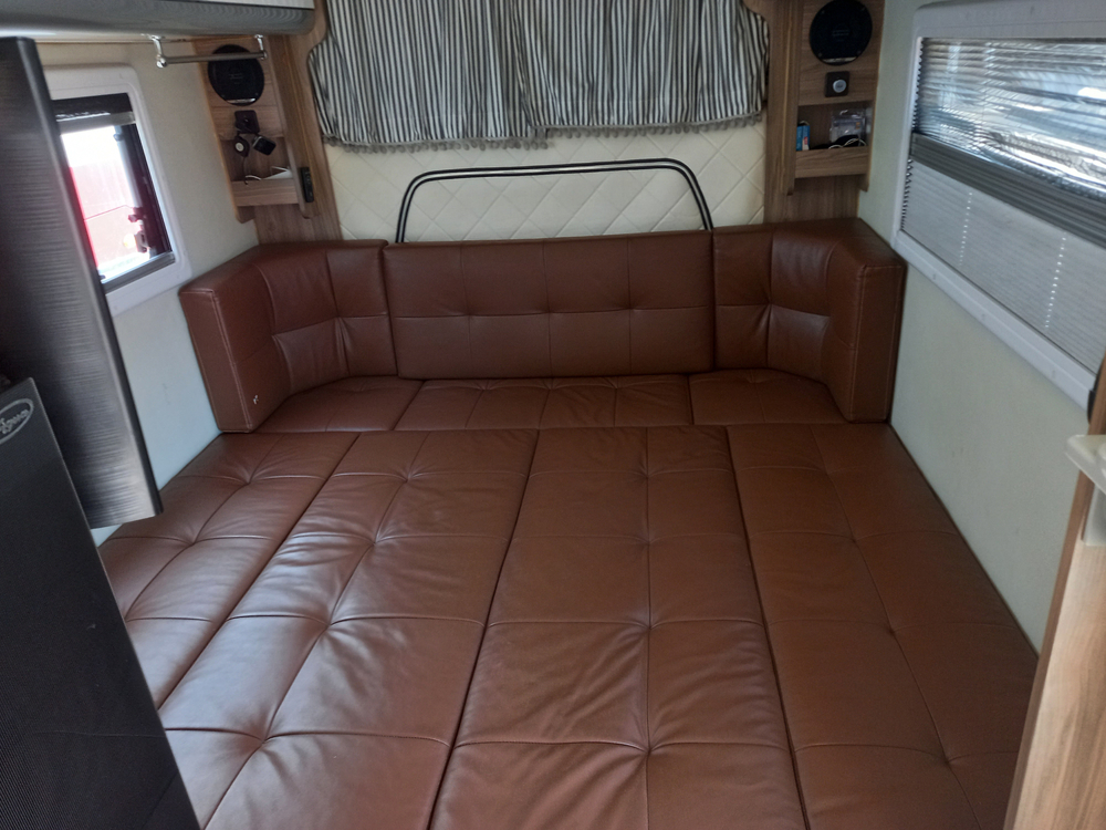 포터캠핑카 이미지