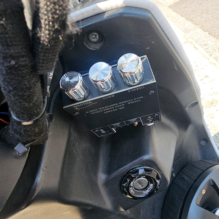 [배터리 2개] 블랙 TITAN 타이탄 1000 전기 스쿠터 오토바이 이미지