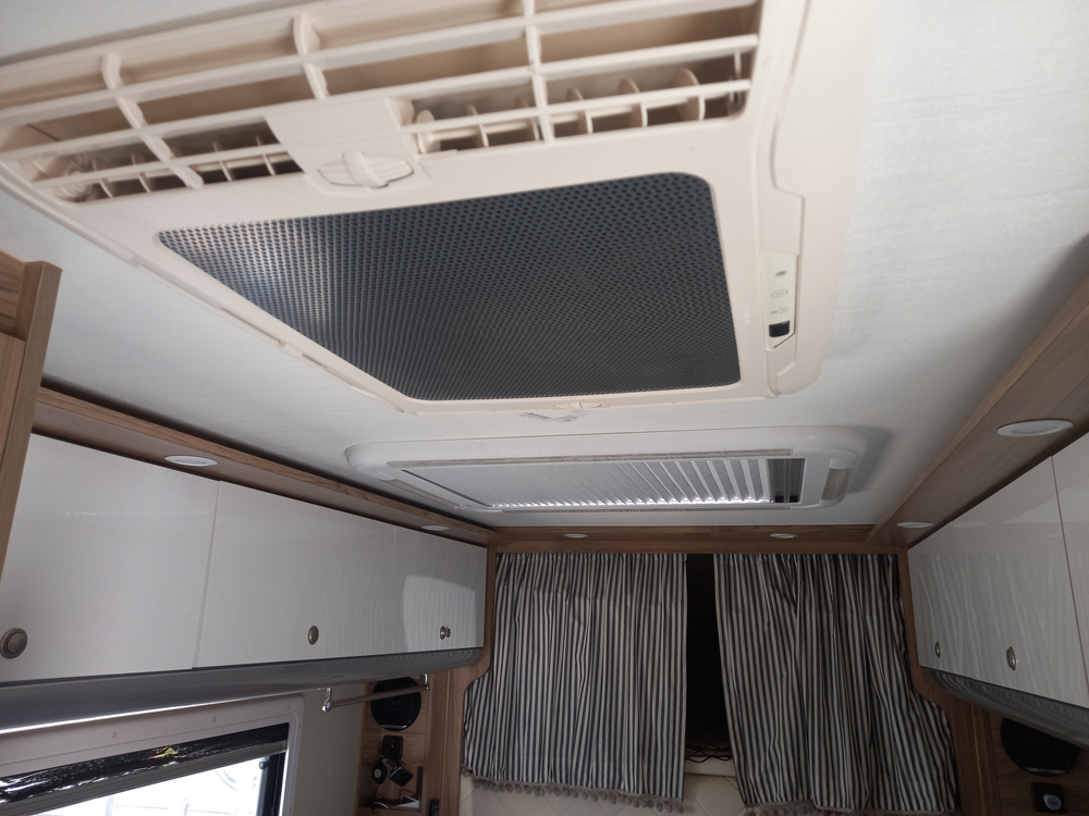 포터캠핑카 이미지