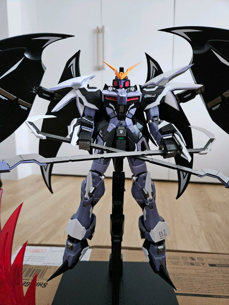 데스사이즈 헬 커스텀 건담 1/60 스케일 완성품 이미지