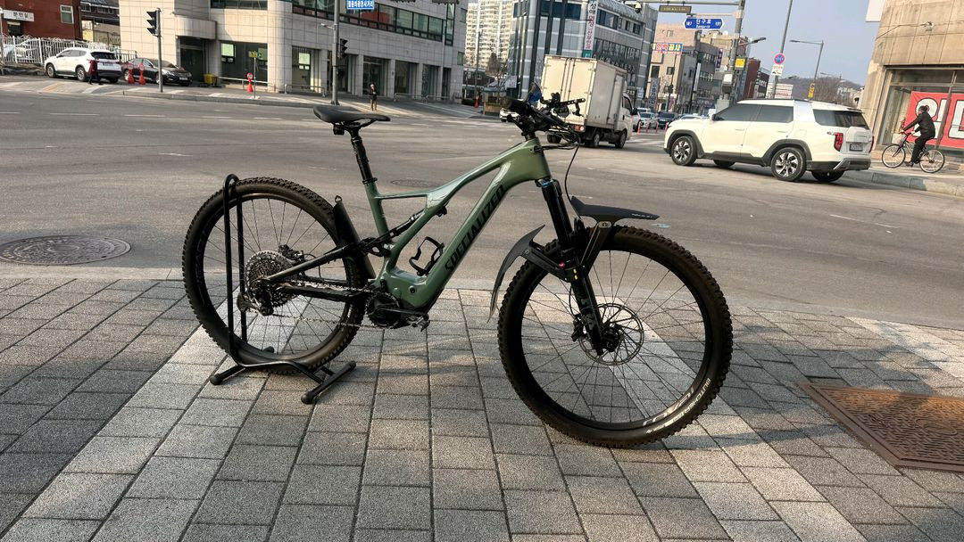 스페셜라이즈드 2021 터보 리보 익스퍼트 카본 L 이미지