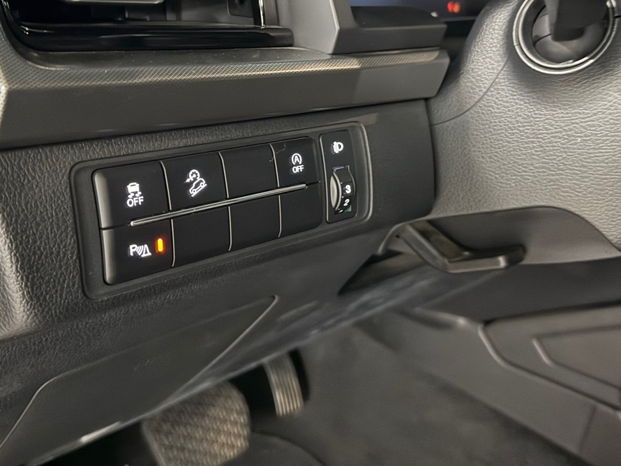 더 뉴 렉스턴 스포츠 칸디젤 2.2 4WD 쿨멘 노블레스 24년01월 66474km 완전무사고 하드탑장착 입니다. 이미지