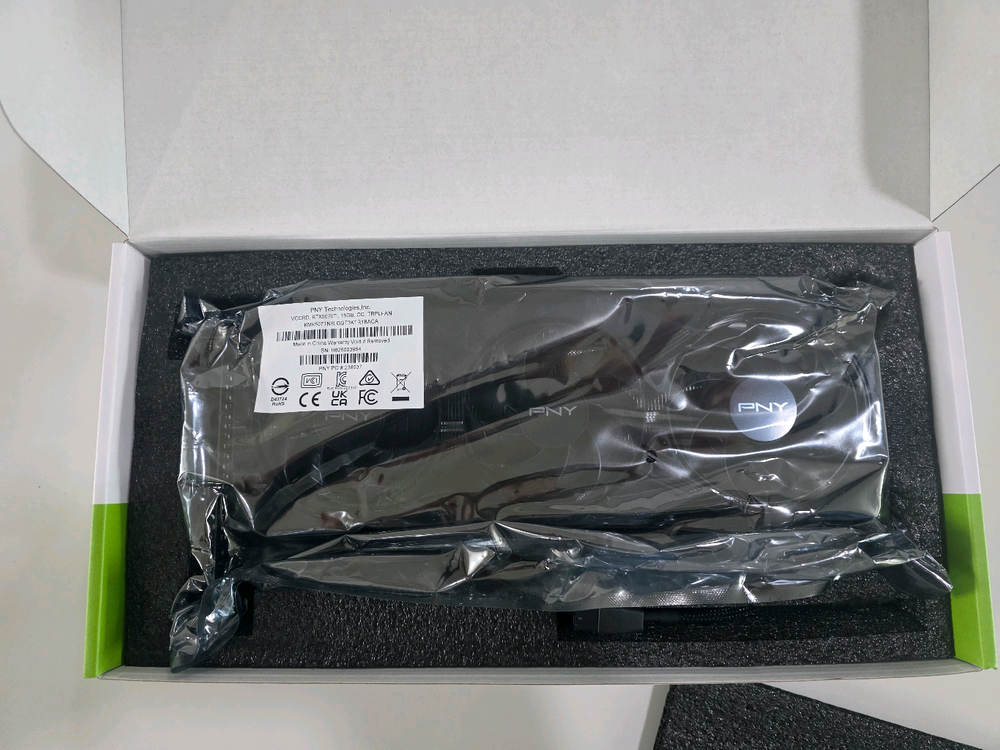 [대전판매] PNY 지포스 RTX 5070 Ti OC D7 16GB Triple Fan 이미지