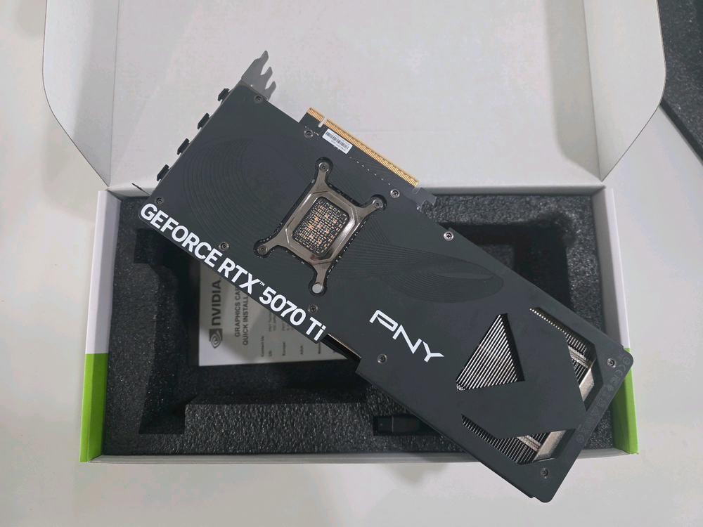 [대전판매] PNY 지포스 RTX 5070 Ti OC D7 16GB Triple Fan 이미지