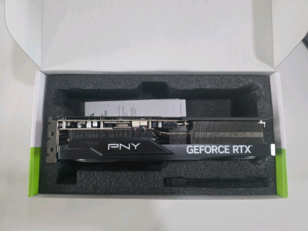 [대전판매] PNY 지포스 RTX 5070 Ti OC D7 16GB Triple Fan 이미지