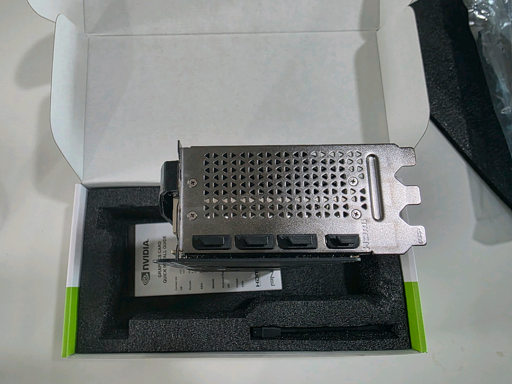 [대전판매] PNY 지포스 RTX 5070 Ti OC D7 16GB Triple Fan 이미지