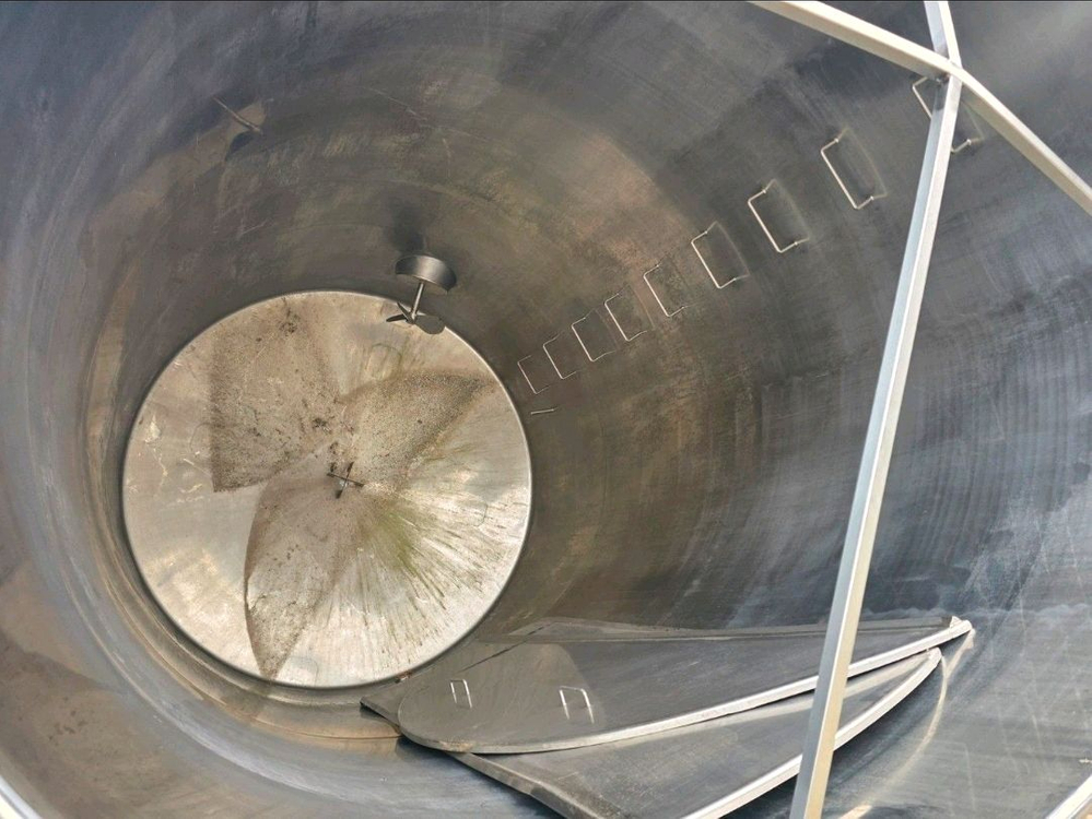 스텐탱크 물탱크 20톤 2만리터 20루베 발효탱크 오일탱크 오픈탱크 스텐탱크 대형탱크 중고저장탱크 식수탱크 이미지