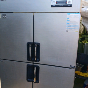 업소용 냉장 고 45박스. 냉동 반 냉장 반 이미지