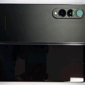 폴더블 스마트폰 이미지