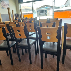 식당테이블 의자 이미지