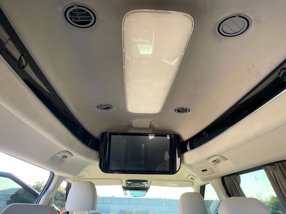 더 뉴 카니발 4세대 가솔린 9인승 하이리무진 시그니처 24년08월 25년형 37405km 완전무사고 풀옵션입니다. 이미지