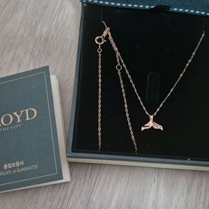 14K 로이드 행운의 고래꼬리 목걸이 이미지