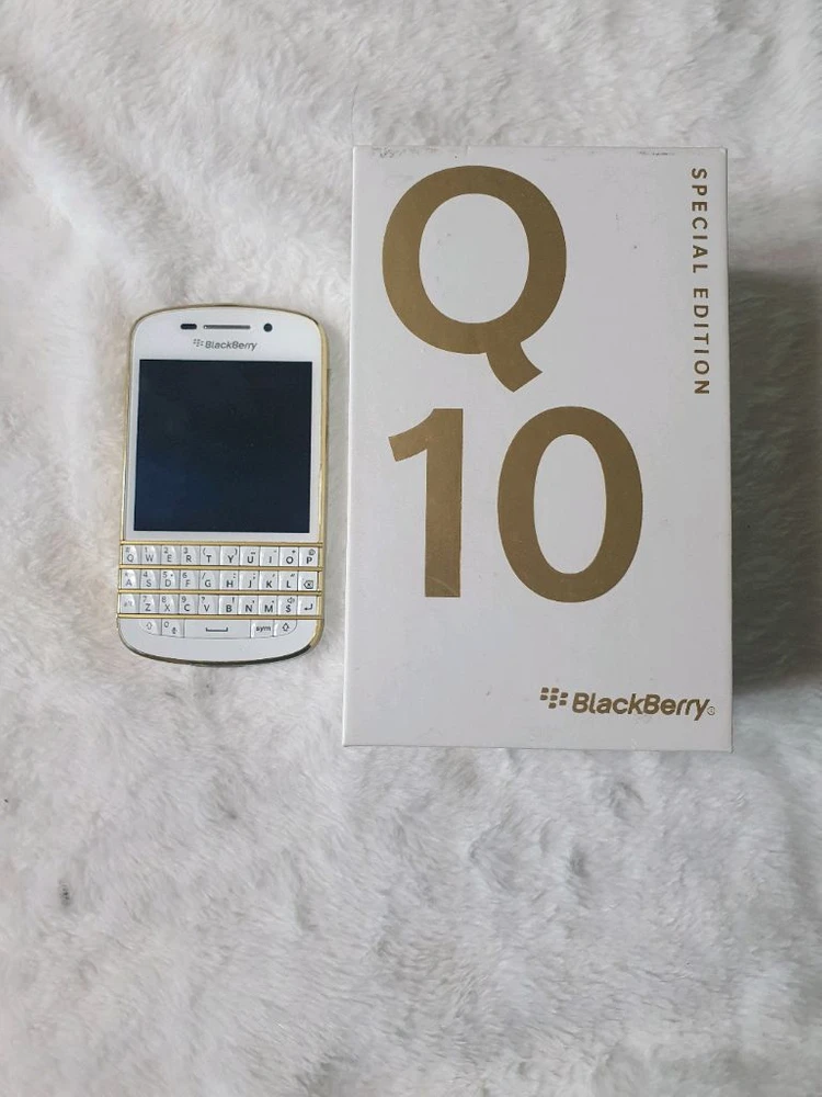 블랙베리 Q10 스페셜 에디션 박스 포함 - 안심되는 중고거래