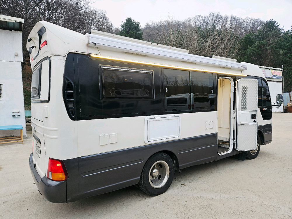 10년식 카운티 캠핑카 판매합니다 이미지