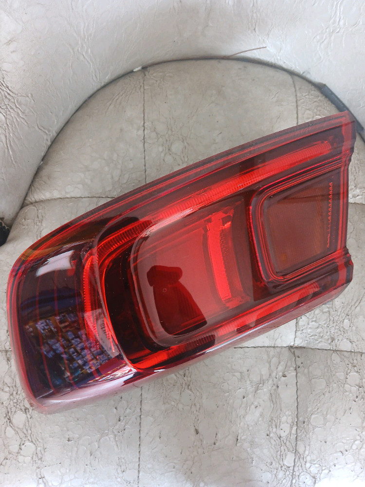 ㅇsm6후미등 조수석뒤 이미지