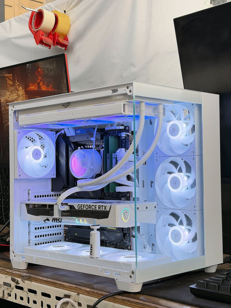 인기1위! RTX5060 8GB 사양모음 인기 게이밍 작업용 컴퓨터 조립데스크탑 이미지